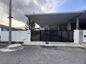 7pax single story corner ALMA Near AEON 大山脚